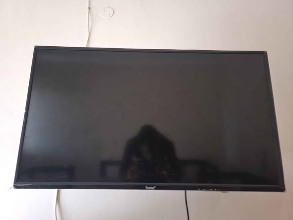 A picture of Smartec 32 TV Call WhatsApp 0761597591