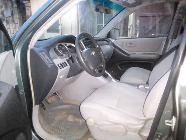 A picture of Toyota Highlander 2006