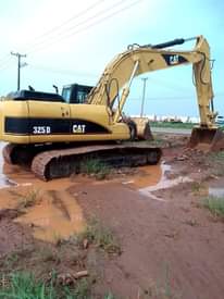 A picture of 325D excavator available for sale asking price 65million tokubo grade