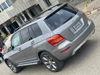 A picture of Mercedes Benz GLK350