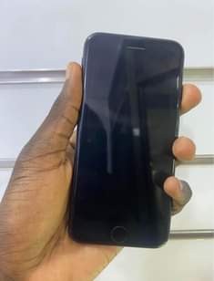 A picture of iPhone 7 128GB