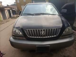A picture of Lexus RX300
