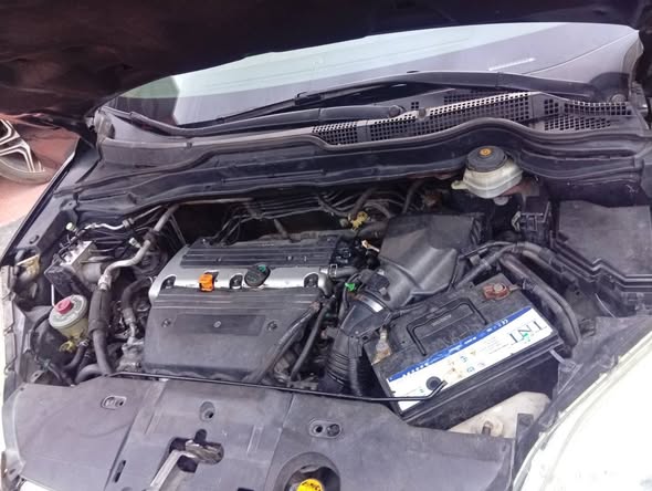 A picture of HONDA CR V
