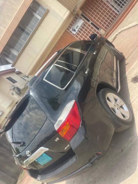 A picture of 2009 Toyota Highlander full options