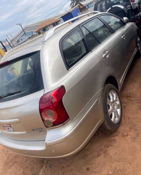 A picture of A Neat Toyota Avensis For Sale