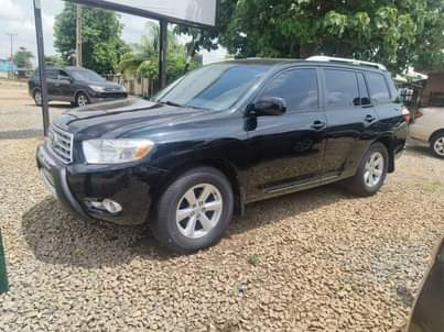A picture of Toyota highlander