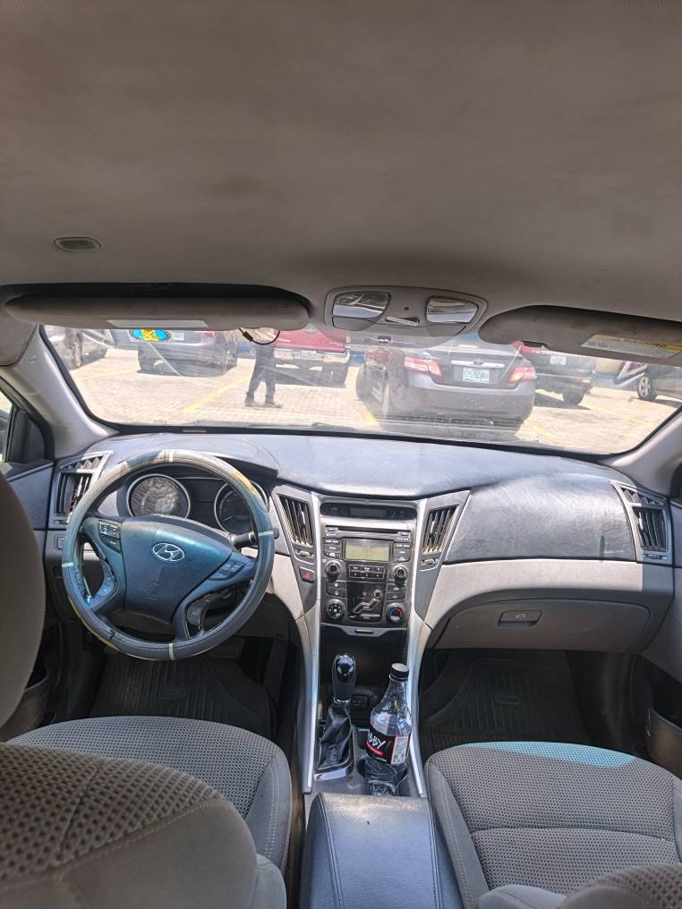 A picture of 2012 Hyundai sonata