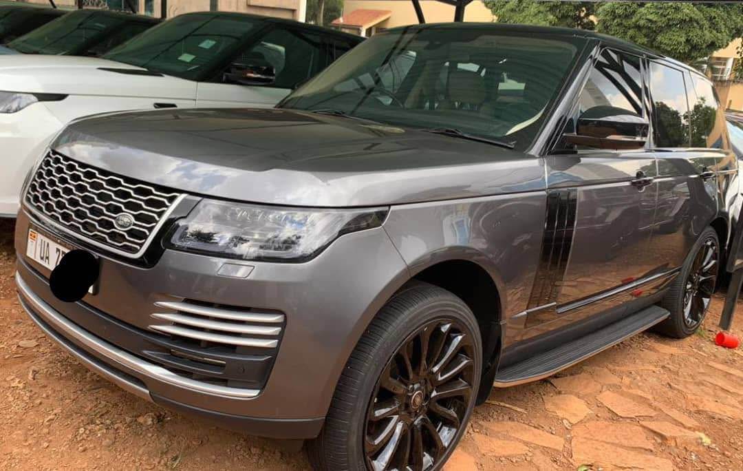 A picture of RANGE ROVER VOGUE 2018 SDV6 .INQUIRE WITH US GREAT RIDES