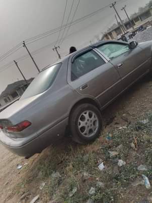 A picture of 2000 Toyota Camry pencil H