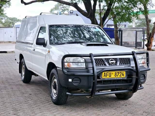 used nissan np300