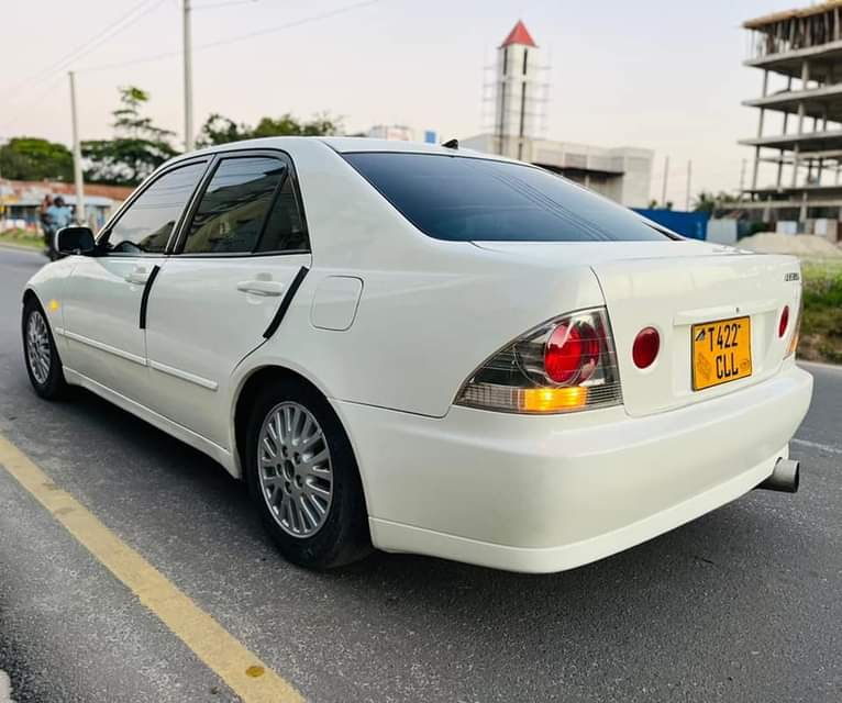 used toyota altezza
