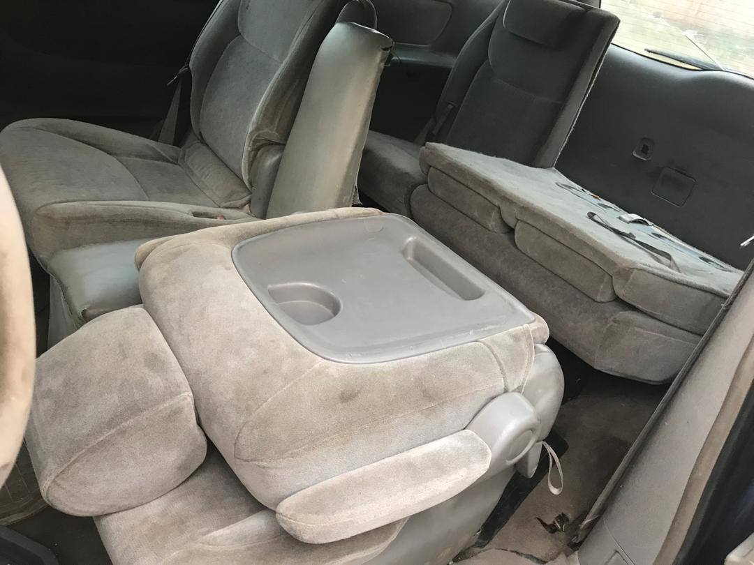 A picture of Toyota Sienna 09161705987