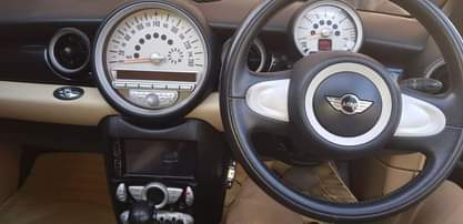 A picture of MINI COOPER CONVERTIBLE