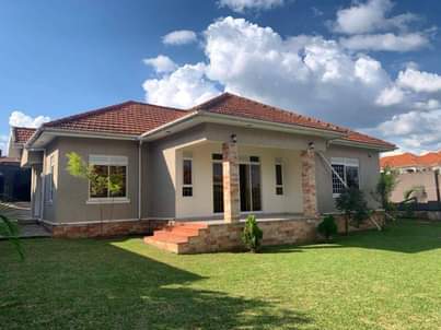 A picture of 3 bedrooms and sitting room house for sale in kira