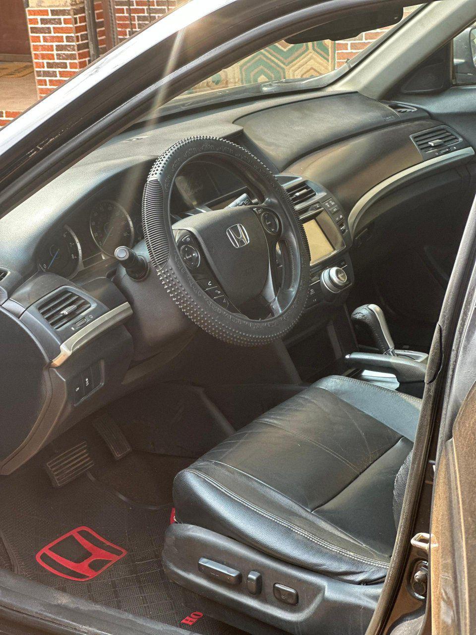 A picture of 2014 HONDA CROSSTOUR