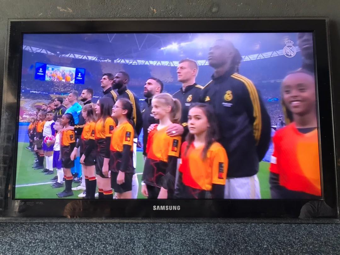 A picture of 32 INCHES SAMSUNG LED TV