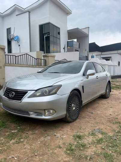 A picture of Lexus es350 for sale
