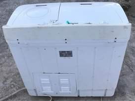 A picture of MANUAL WASHING MASHINE ON SALE