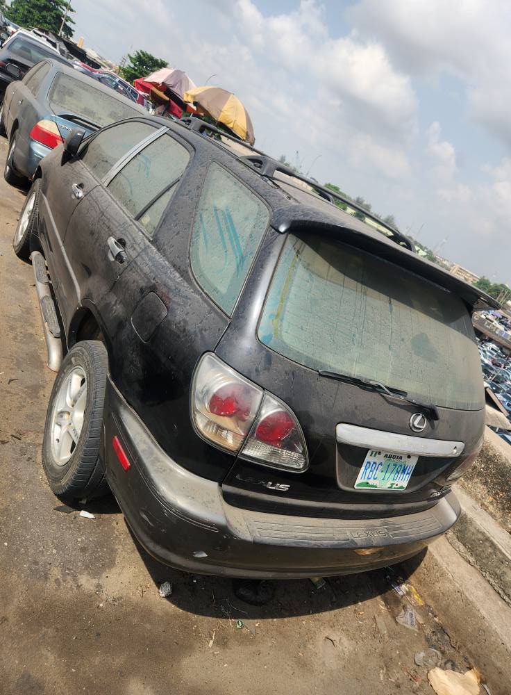 A picture of Lexus RX350 2001