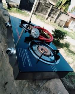 A picture of Jiko lakioo westpoint full lina pipe na regulator Bei 60