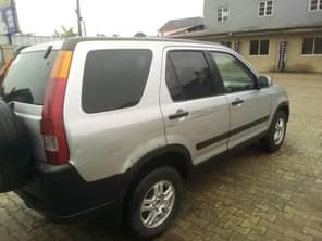 A picture of Honda CR V 03 04 Pure first body Silent engine