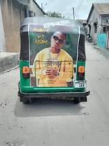 A picture of bajaji. nauza hainasevis. kazi mwazo mwisho. be24