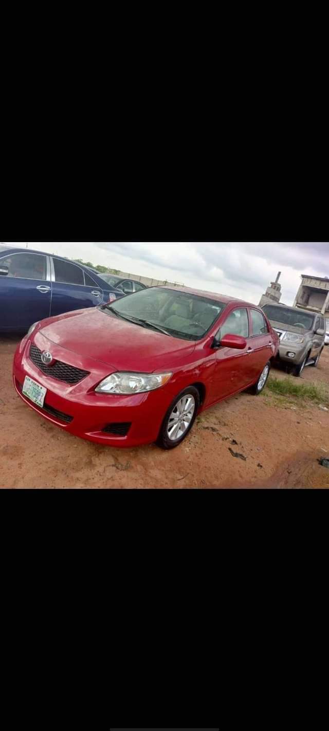 A picture of 2010 Toyota Corolla le Engine and gear untampered AC chiliing