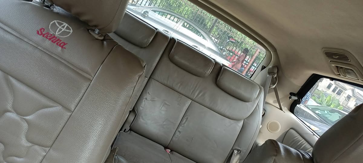 A picture of Toyota Sienna 05 06 xle nothing to fix everything is