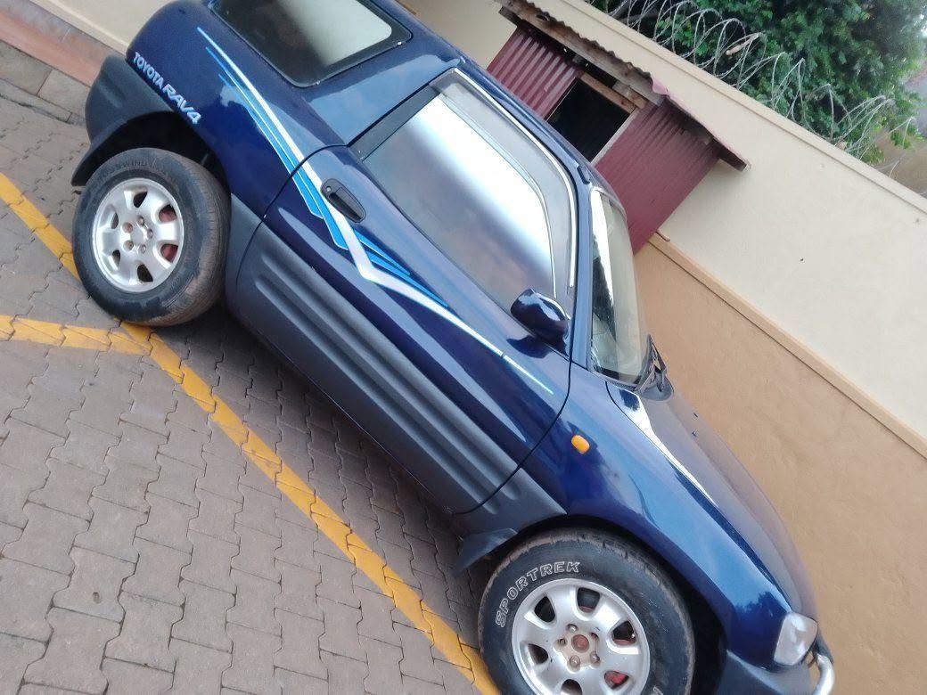 A picture of TOYOTA RAV4