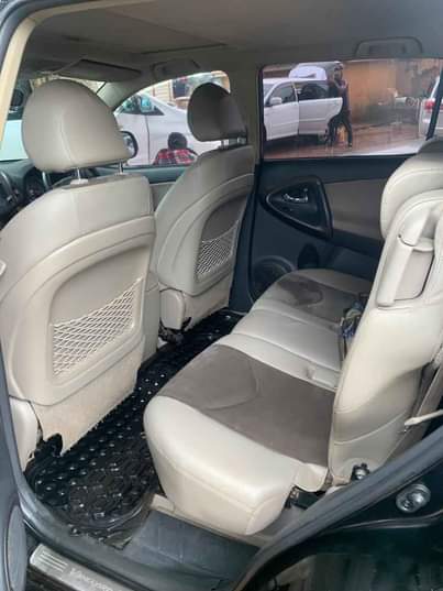 A picture of Toyota v Model 2007