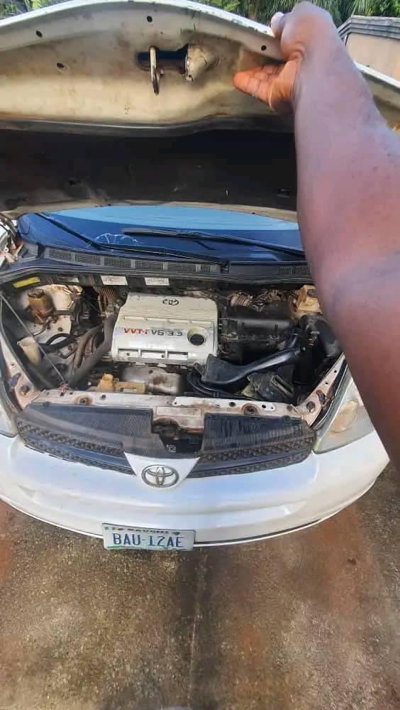 A picture of Toyota Sienna