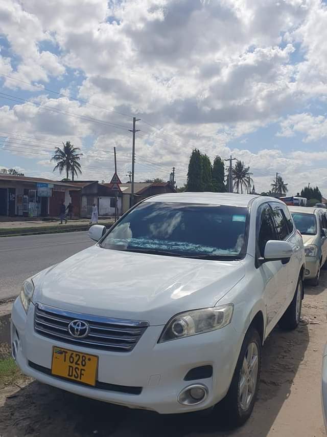 A picture of TOYOTA VANGUARD 7SEATS