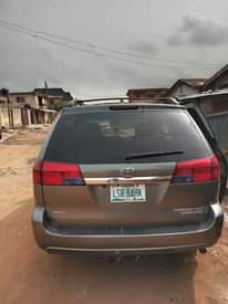 A picture of Brand Toyota Sienna Model 05 Condition first body chilling ac