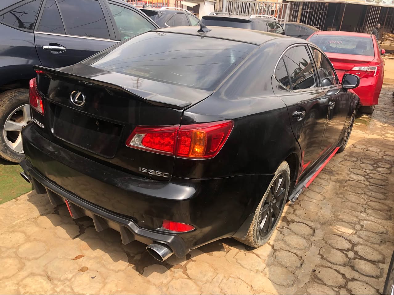 A picture of 2007 is350 naija used