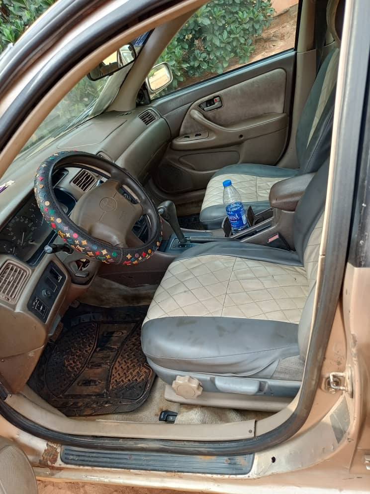 A picture of Toyota Camry 2 2 tiny big