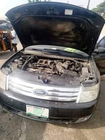 A picture of Ford Taurus