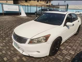 A picture of First Body Honda Accord 2011 With a very sound engine