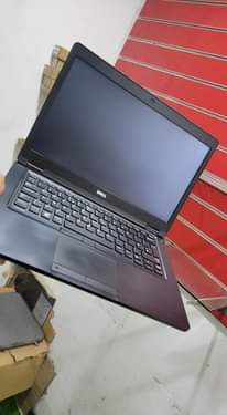 A picture of Dell latitude 5270....i5 6th gen