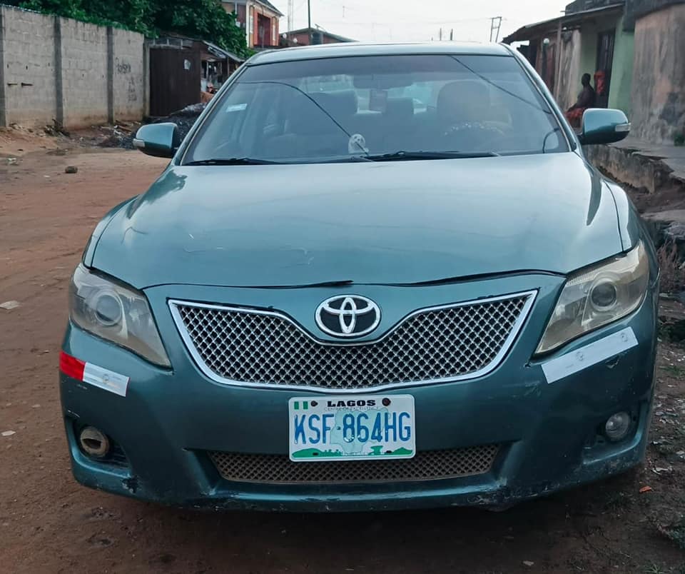 A picture of Toyota carmy le 2008model