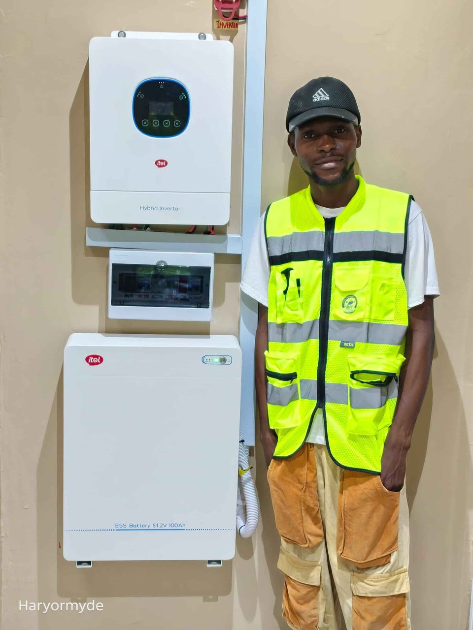 A picture of Itel Solar Power tank