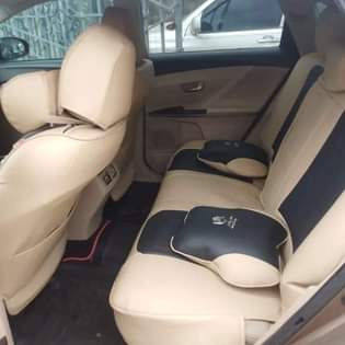 A picture of 2010 Toyota venza 2010