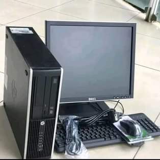 A picture of Weekend ofa njoo uchukue laptop na desktop computer zenye WARRRANTY
