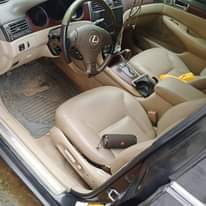 A picture of Lexus ES 330 for sale urgently serious buyer should dm
