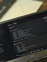 A picture of Dell g7 7590 gaming laptop CPU i7 9750H 2.6 5.00Ghz
