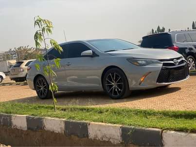 A picture of Toyota Camry Le 2015