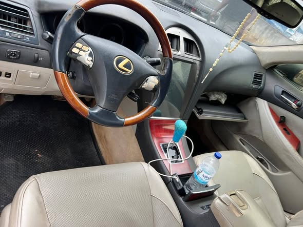 A picture of Lexus ES350