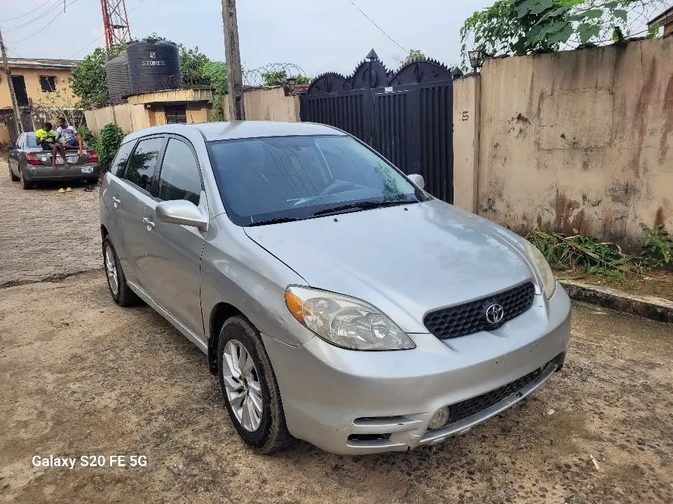 A picture of SUPER CLEAN TOYOTA MATRIX XR 04 UNTOUCHED ENGINE AND GEAR