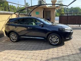 A picture of Toyota Harrier Premium 2016