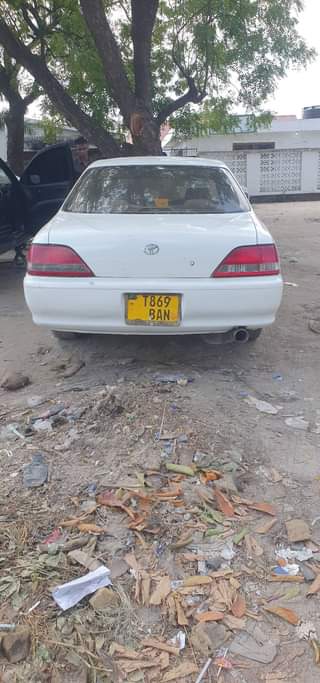 A picture of Toyota cresta
