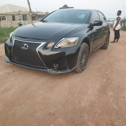A picture of First body Lexis Gs300 2008 with a sound engine gear